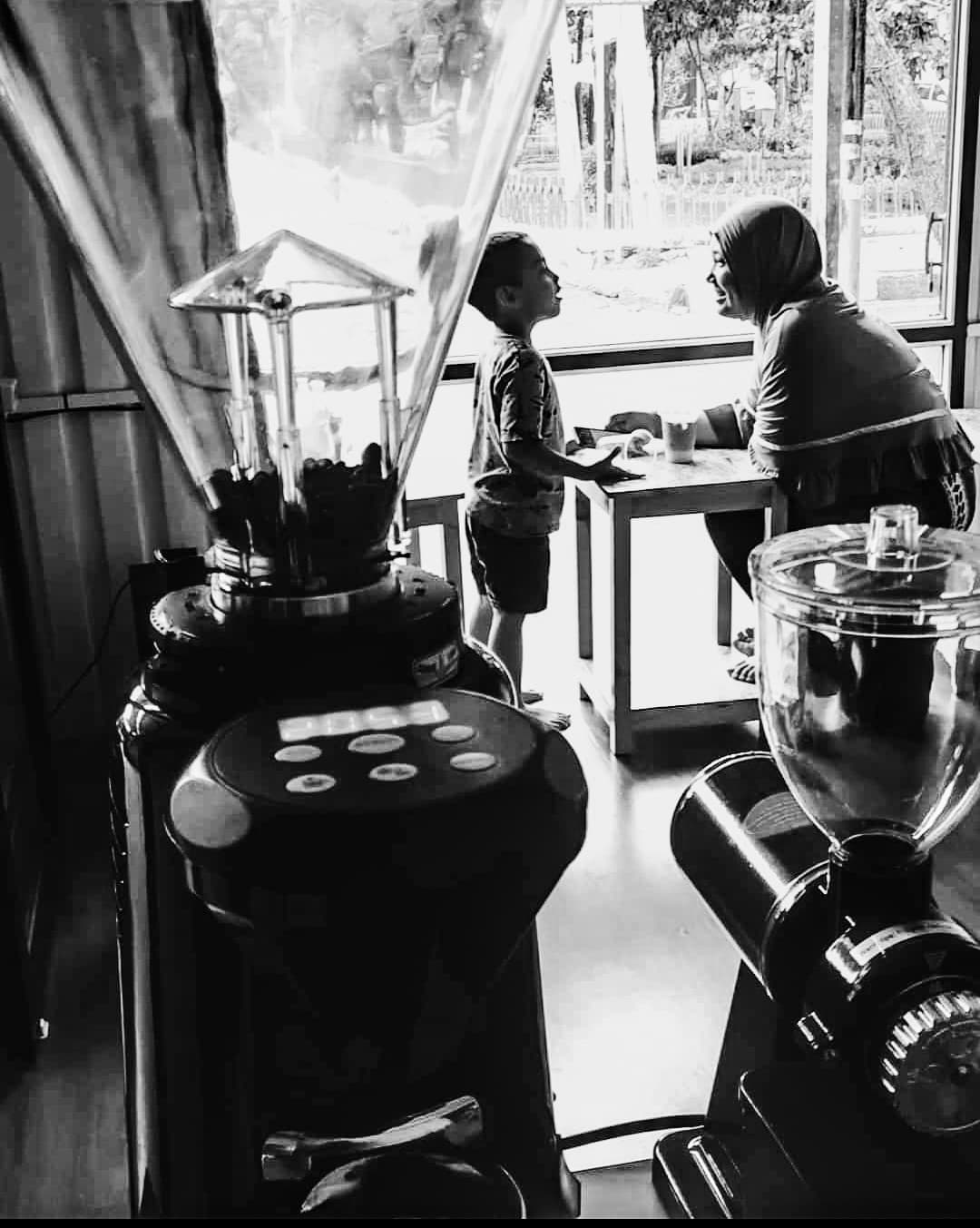 Suasana kedai Magis Coffee